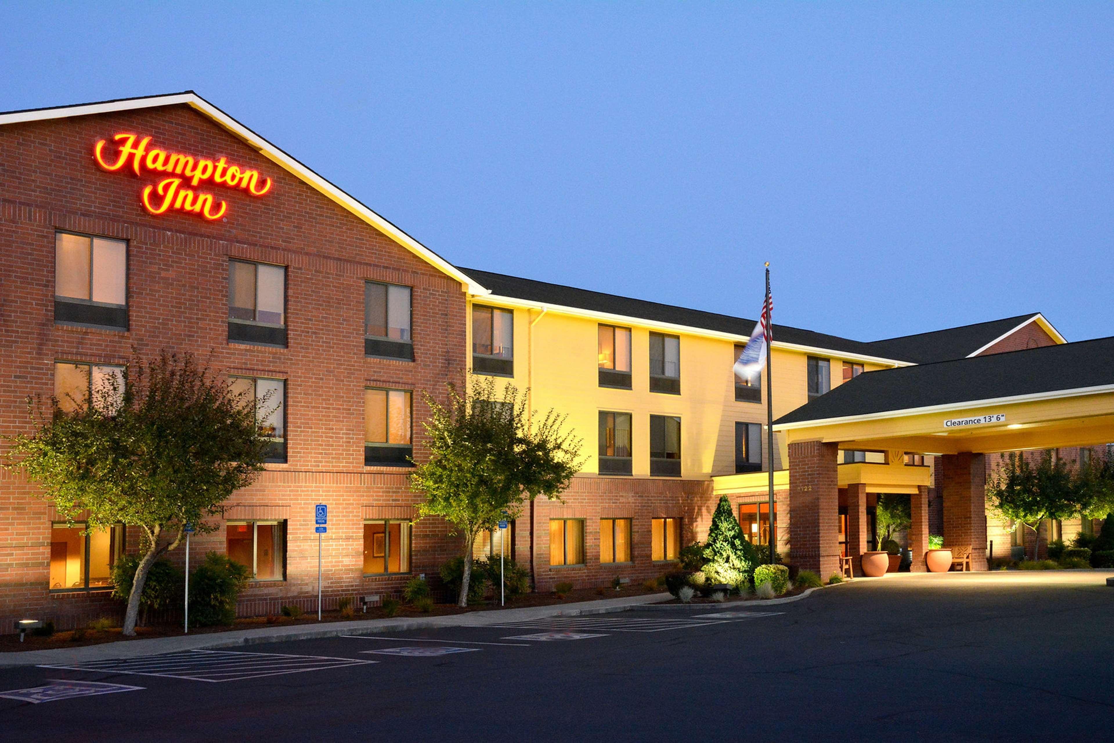 Hampton Inn Medford Exterior foto